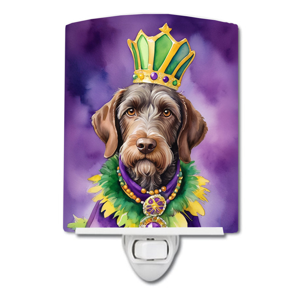 DAC4799CNL 6 x 4 in. German Wirehaired Pointer King of Mardi Gras Ceramic Night Light