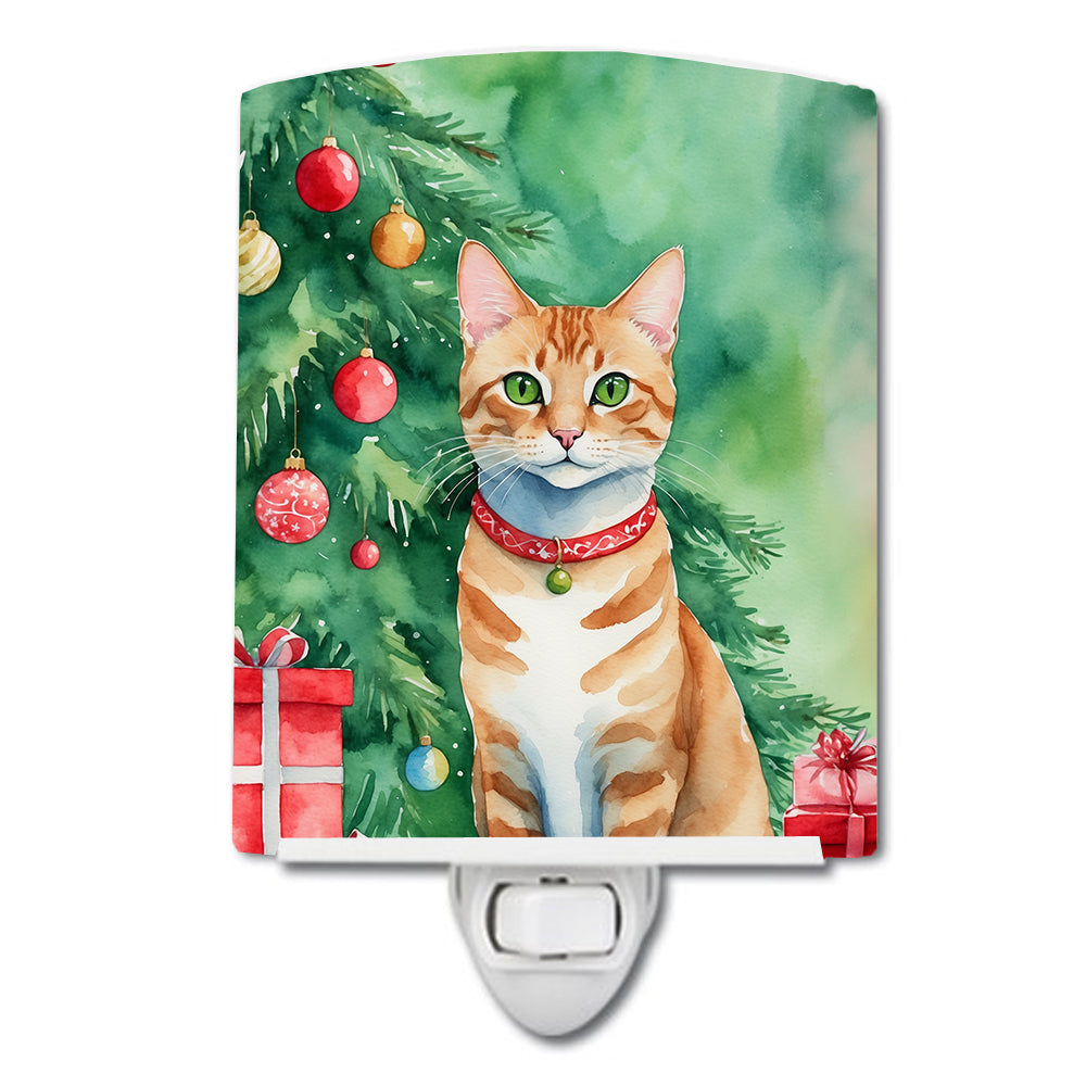 DAC7193CNL 6 x 4 in. Arabian Mau Cat by the Christmas Tree Ceramic Night Light