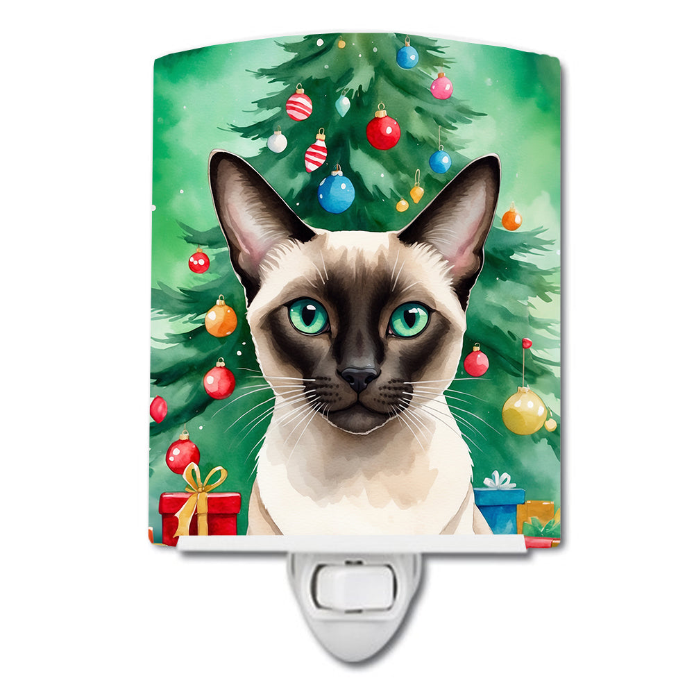DAC7207CNL 6 x 4 in. Colorpoint Shorthair Cat by the Christmas Tree Ceramic Night Light