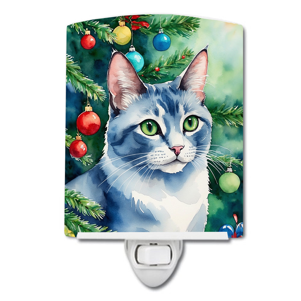 DAC7238CNL 6 x 4 in. Ojos Azules Cat by the Christmas Tree Ceramic Night Light