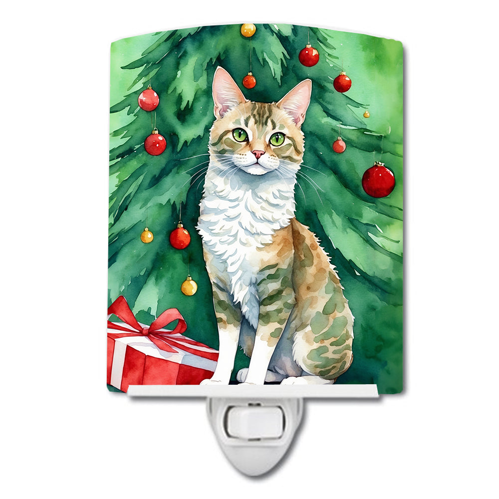 DAC7239CNL 6 x 4 in. Oregon Rex Cat by the Christmas Tree Ceramic Night Light