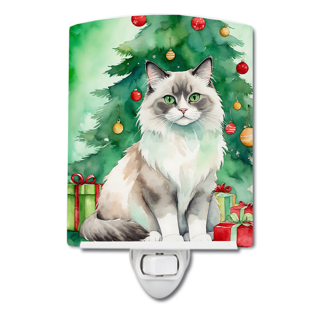 DAC7249CNL 6 x 4 in. Ragdoll Cat by the Christmas Tree Ceramic Night Light