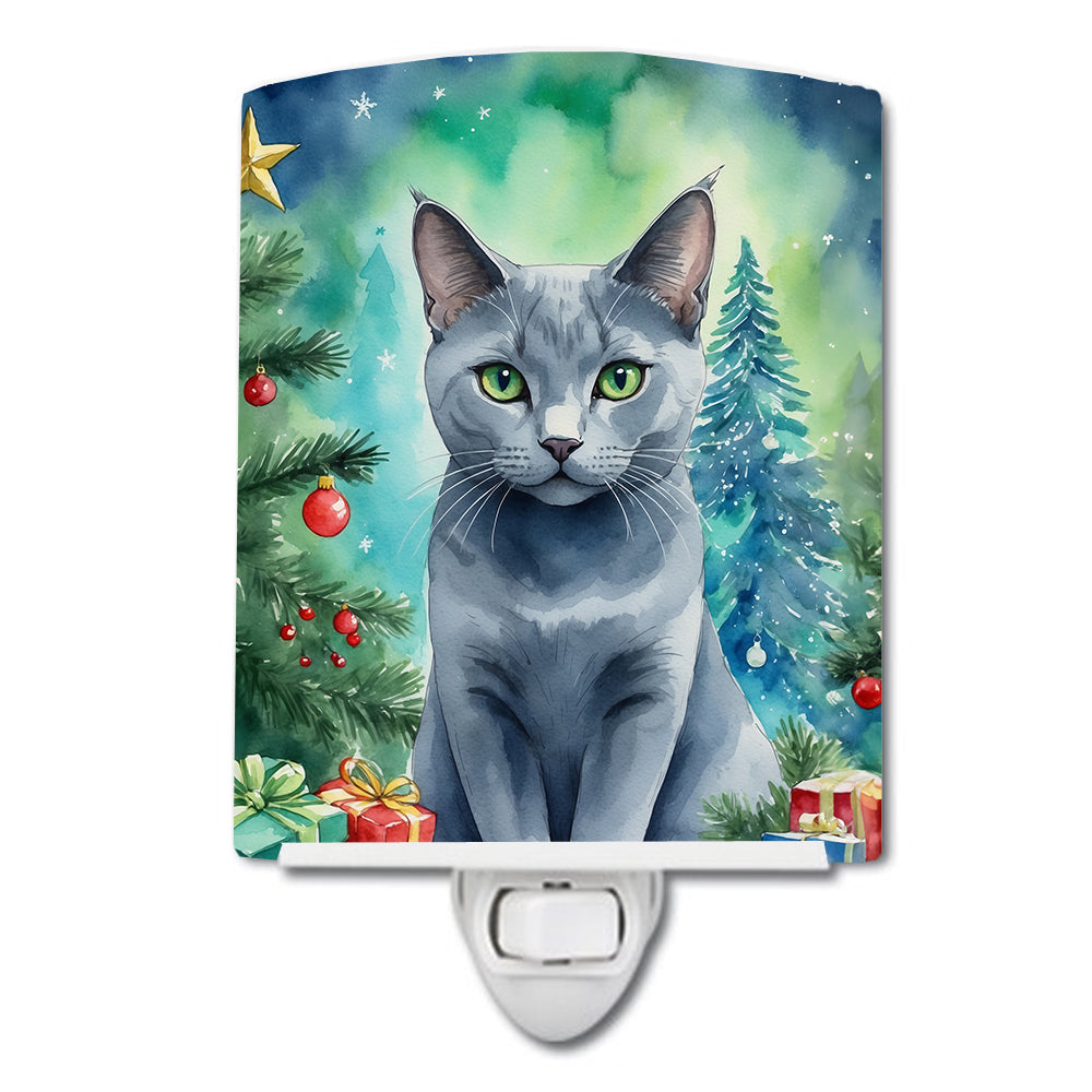 DAC7250CNL 6 x 4 in. Russian Blue Cat by the Christmas Tree Ceramic Night Light