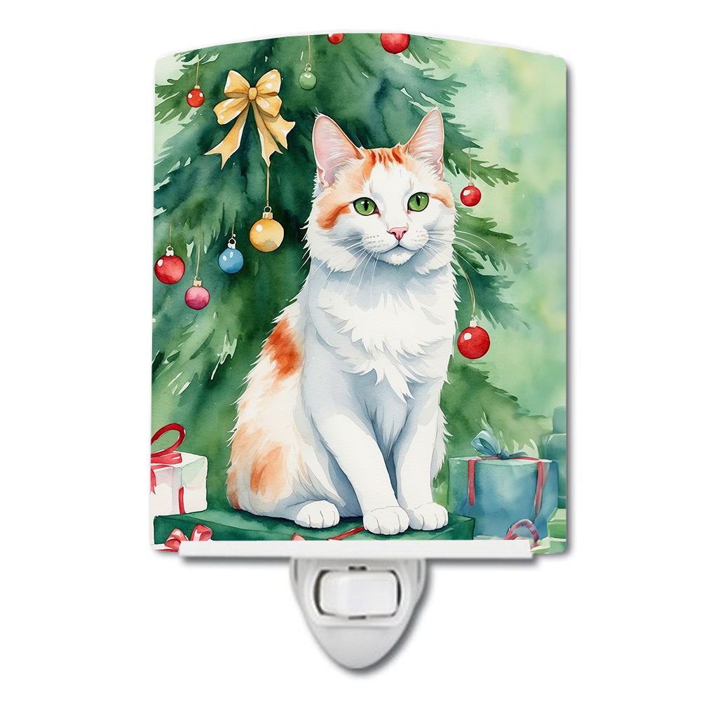 DAC7268CNL 6 x 4 in. Turkish Van Cat by the Christmas Tree Ceramic Night Light