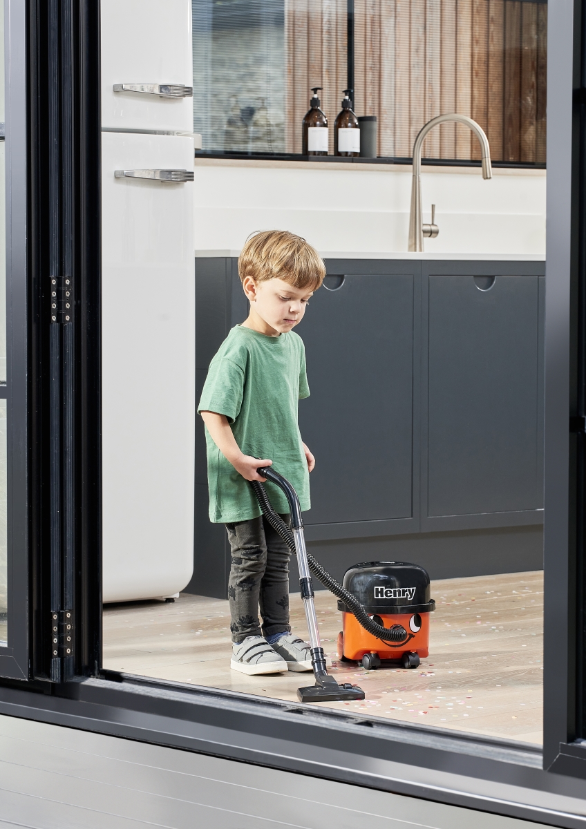 72860 Unisex Henry Vacuum Cleaner & Accessories Playset