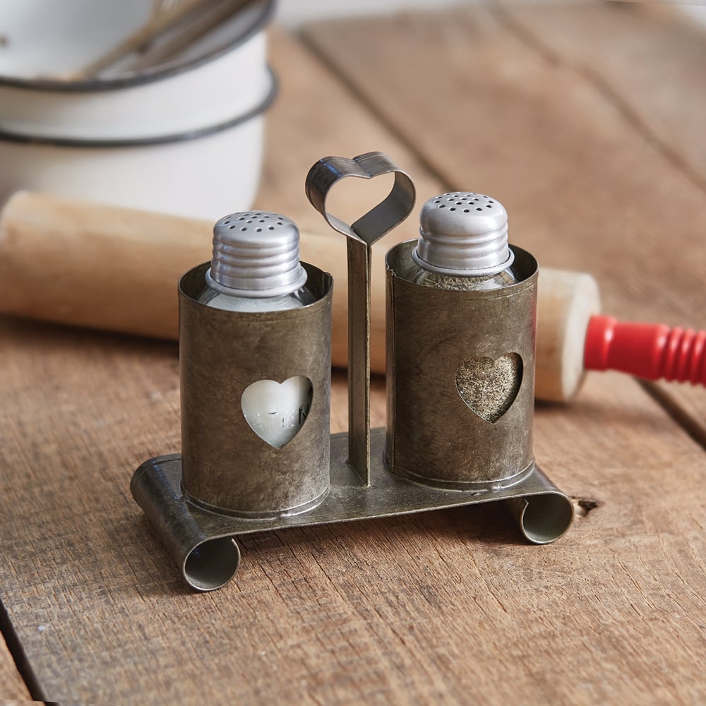 Picture of CTW Home Collection 371019 Primitive Heart Salt & Pepper Caddy