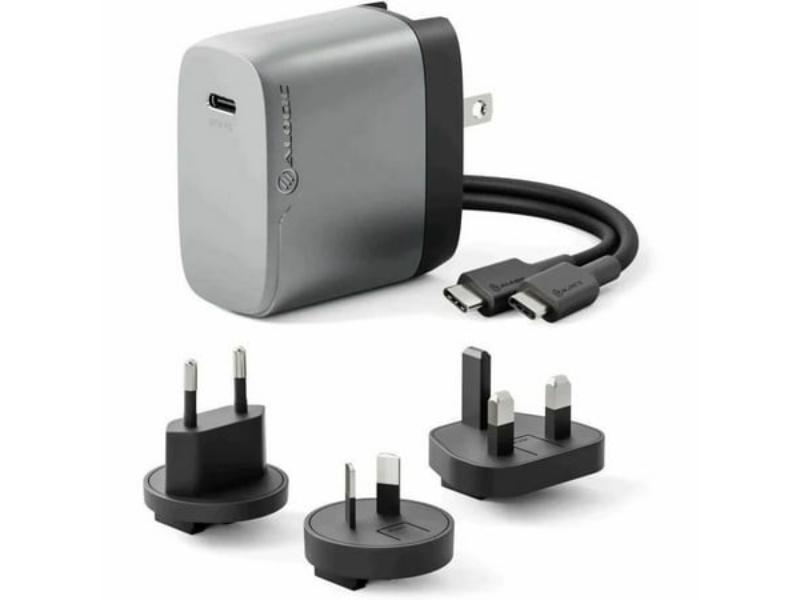 WCM1X67SGRSCS 67W Multi-Region GaN Charger with Case