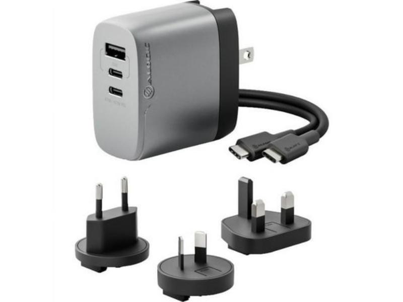 WCM3X67SGRSCS 3-Port 67W Multi-Region Charger with Case