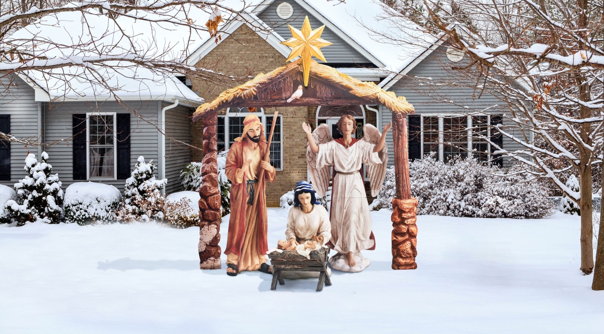 RLN054 Three Kings 81H Stable for Outdoor Set