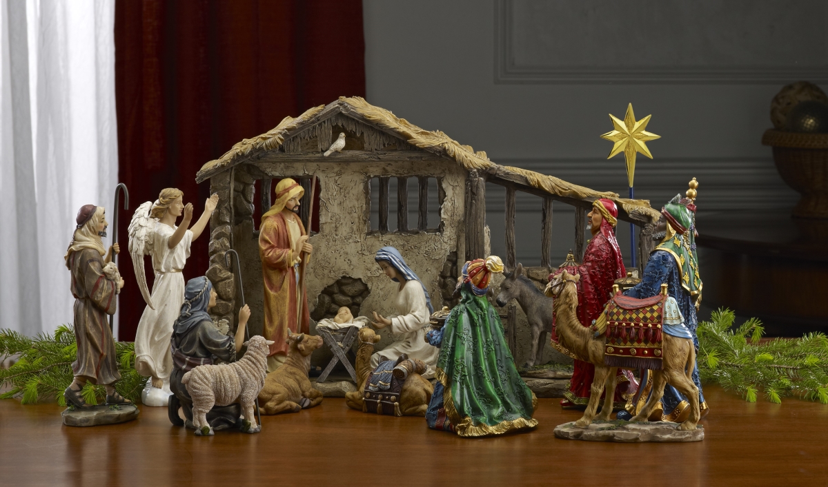 RLN040 Three Kings 19 Pc Nativity Set 10H