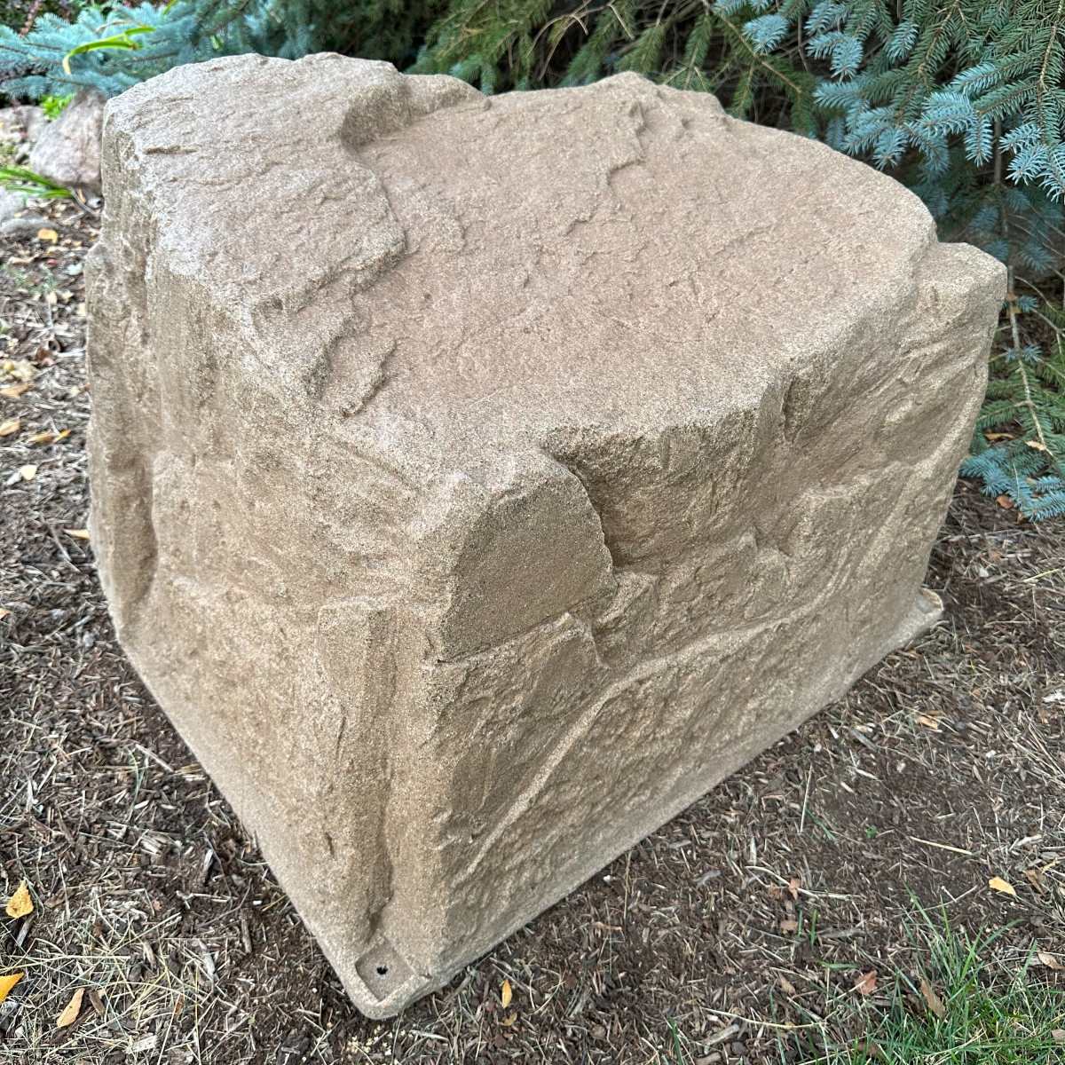 124-AB Mock Rock 124-AB Artificial Rock, Autumn Bluff