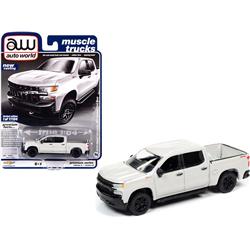 Picture of Autoworld 64262-AWSP043B 1-64 Scale 2019 Chevrolet Silverado Z71 Trail Boss Pickup Iridescent Pearl White Muscle Truck Diecast Model Car - 11104 Piece