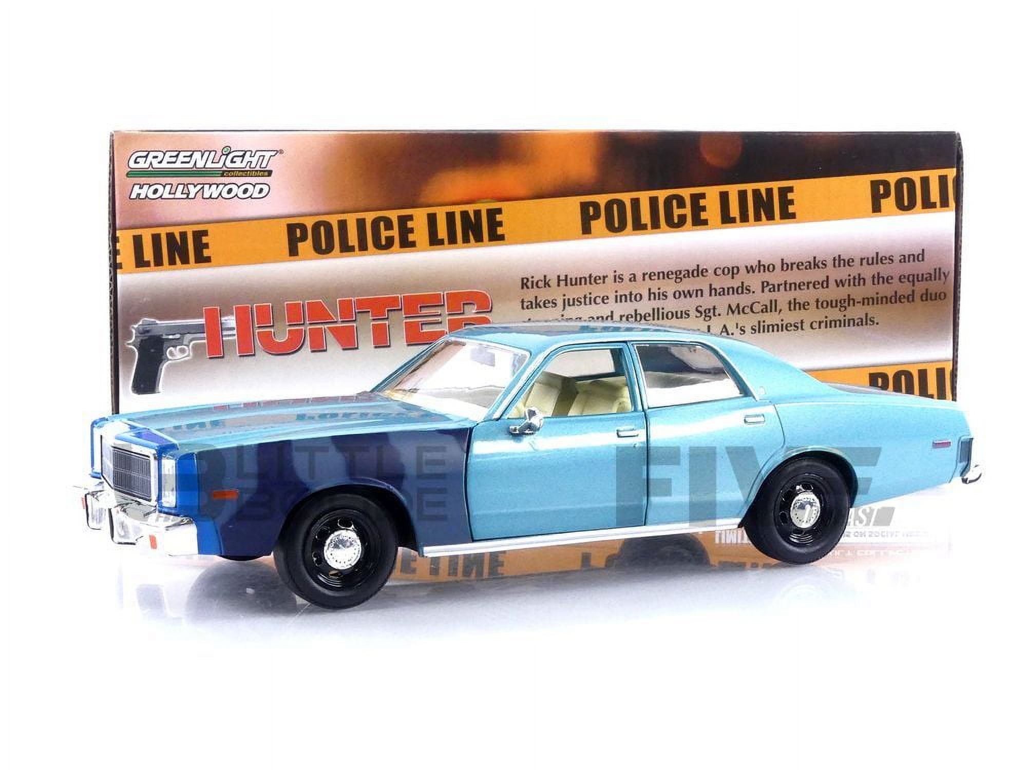 84152 2.25 x 3.25 x 9 in. 1-24 Scale 1977 Plymouth Fury Unrestored Hunter Diecast Model Car, Metallic Turquoise