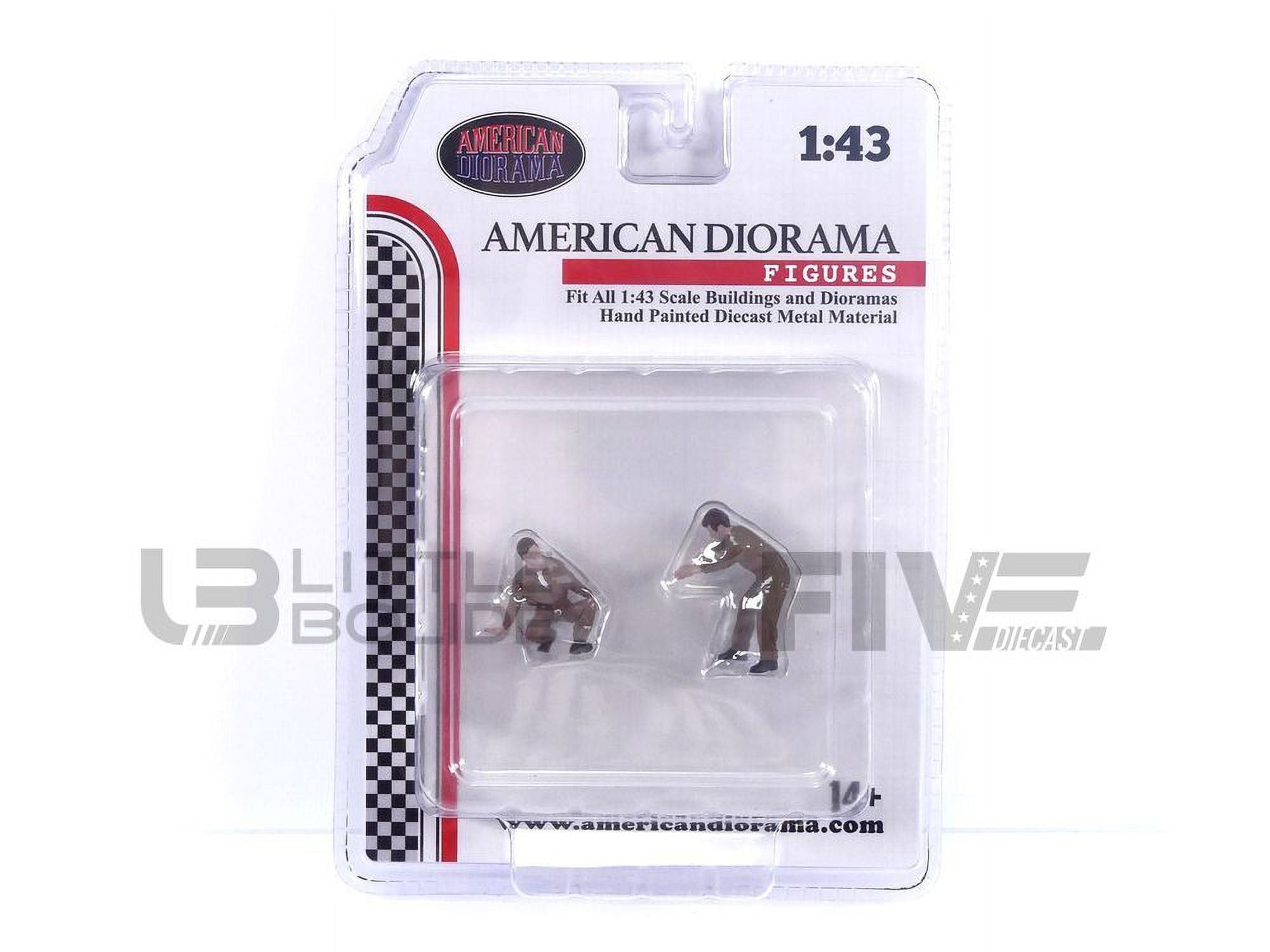 Picture of American Diorama 38363 Race Day Two Diecast Figures Set 5 for 1 by 43 Scale Models
