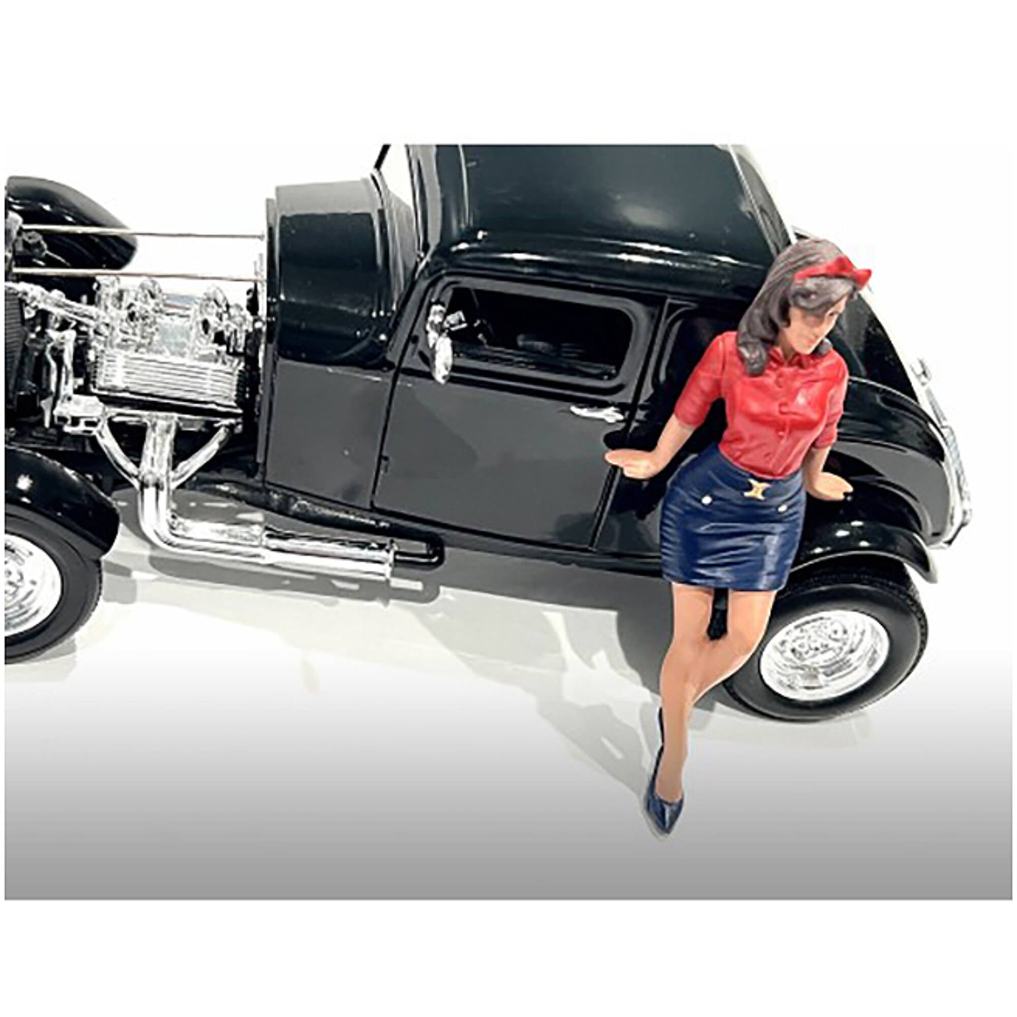 Picture of American Diorama 76340 Pin-Up Girls Betsy Figure for 1 by 18 Scale Models