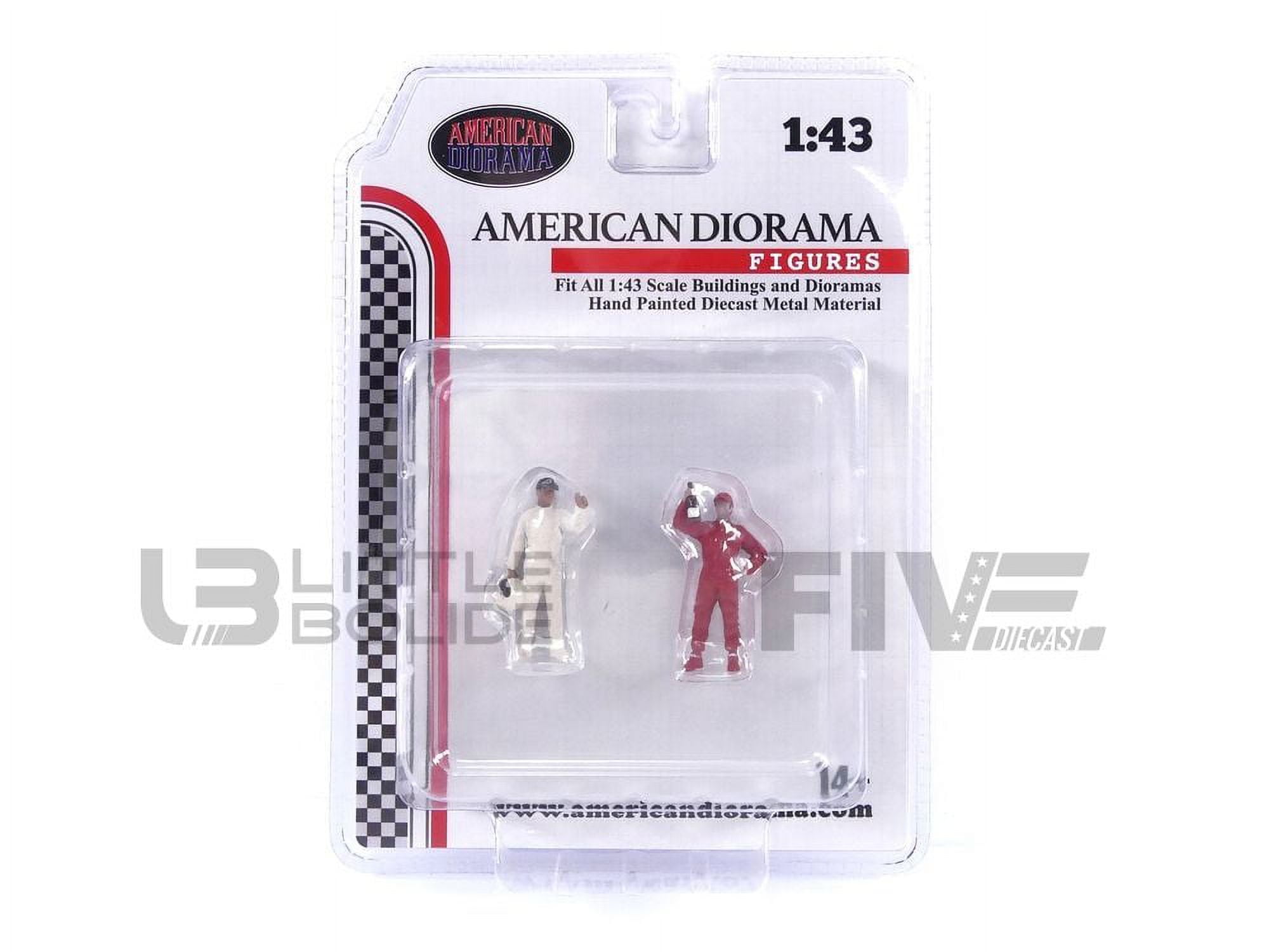 Picture of American Diorama 76452 Racing Legends 2000s Diecast for 1 by 43 Scale Models Figures - Set of 2