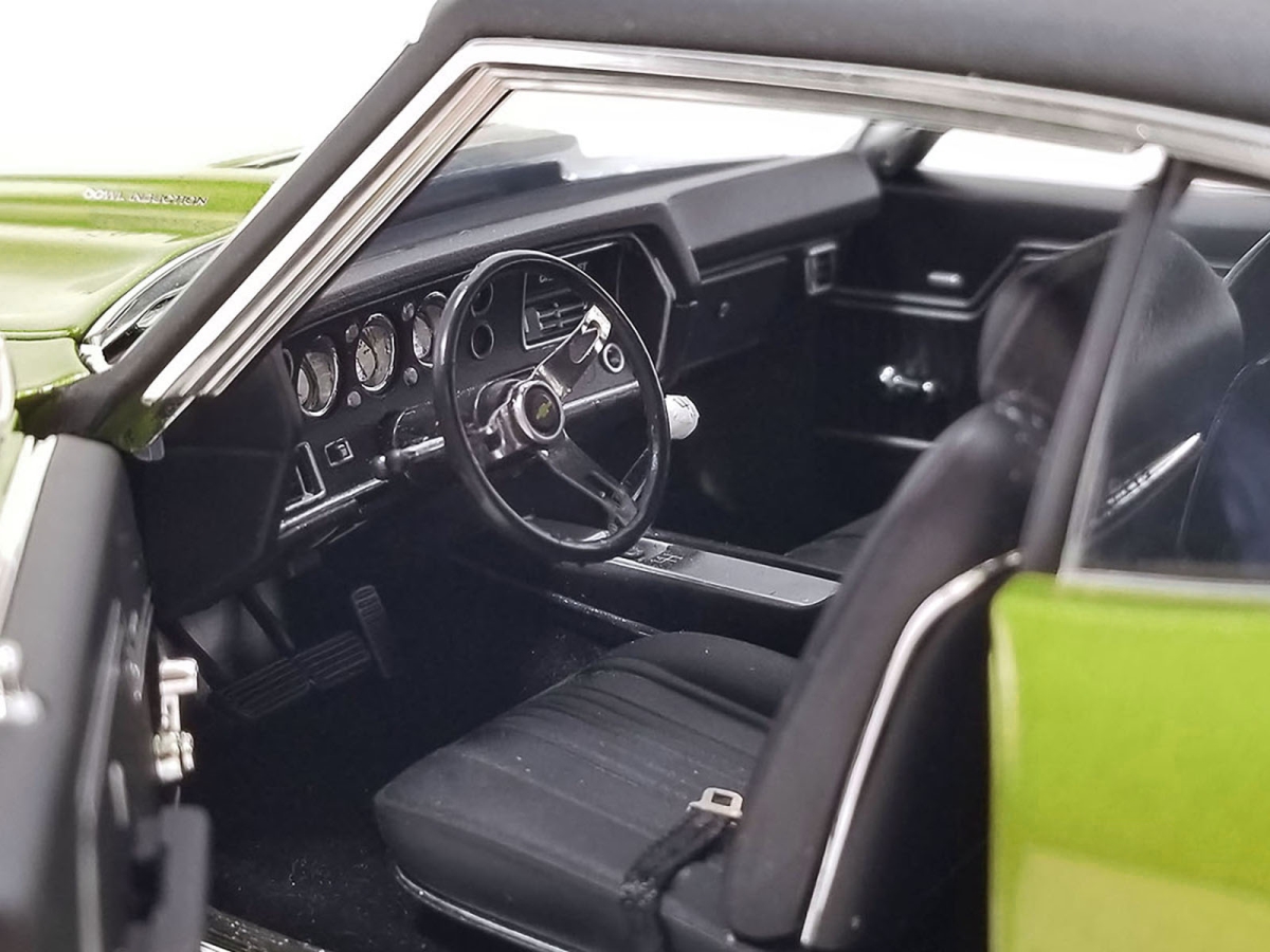 Picture of ACME A1805525VT 1970 Chevrolet Chevelle SS Restomod Citrus Metallic with Stripes & Vinyl Top Limited Edition to 258 Piece Worldwide 1-18 Scale Diecast Model Car&#44; Green & Black