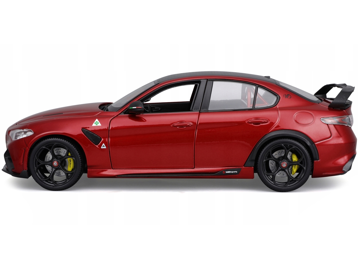B 11048RD Alfa Romeo Giulia GTA Red Metallic with Carbon Top 1-18 Scale Diecast Model Car