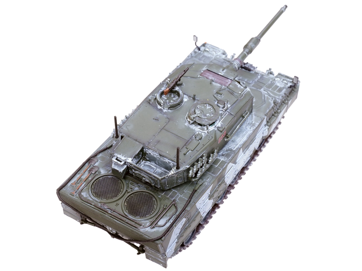 12226PF Leopard 2A4 Main Battle Tank with Snorkel Winter Camouflage Norwegian Army Armor Premium Series 1-72 Scale Diecast Model