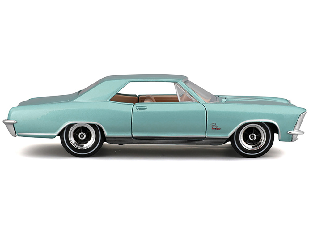 Maisto 31214BL 1965 Buick Riviera Gran Sport Light Blue Metallic Special Edition Series 1-26 Scale Diecast Model Car