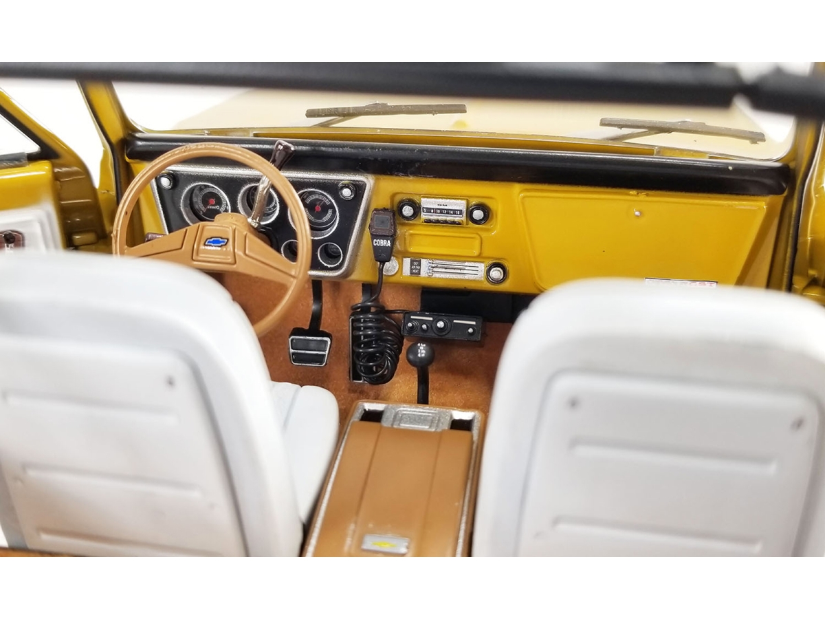 Picture of Acme A1807713 1971 Chevrolet K5 Blazer Off-road Gold & White with White Interior Limited Edition to 384 Piece Worldwide 1 by 18 Diecast Model Car