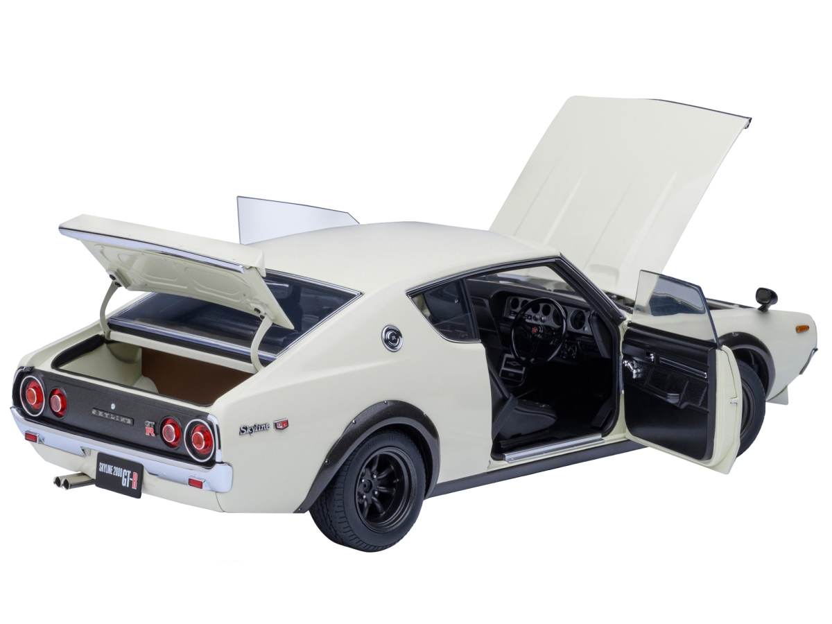 77467 Nissan Skyline 2000GT-R KPGC110 Tuned Version Right Hand Drive 1 by 18 Model Car, White