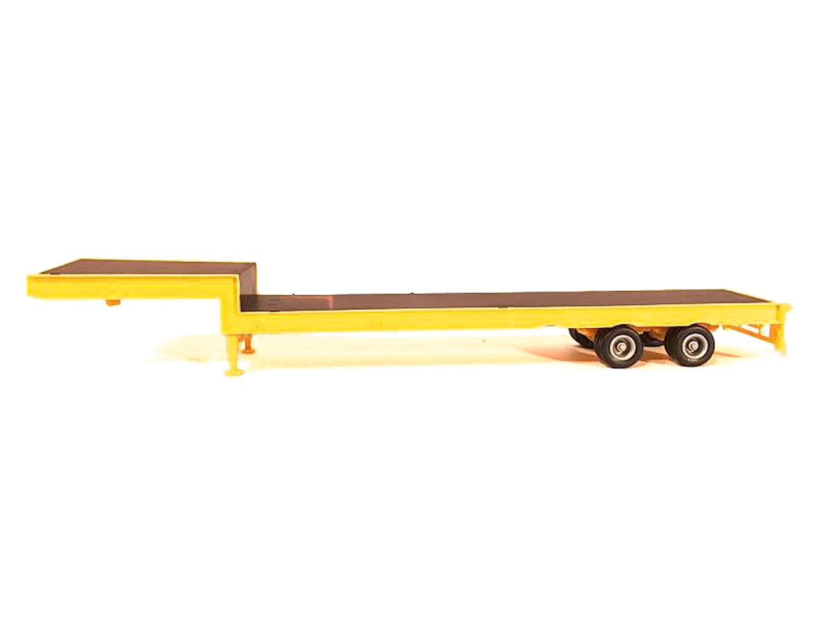 005483Y 2-Axle Step Deck Equipment Trailer with Ramps Yellow 1-87 Scale - HO Plastic Model