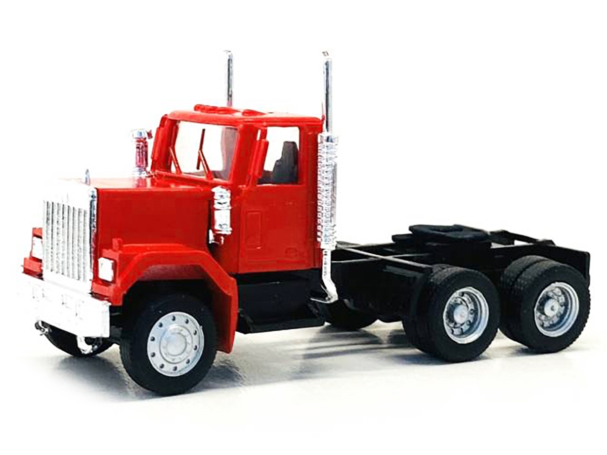 015235R GMC Short Day Cab Red 1-87 HO Scale Plastic Model Car