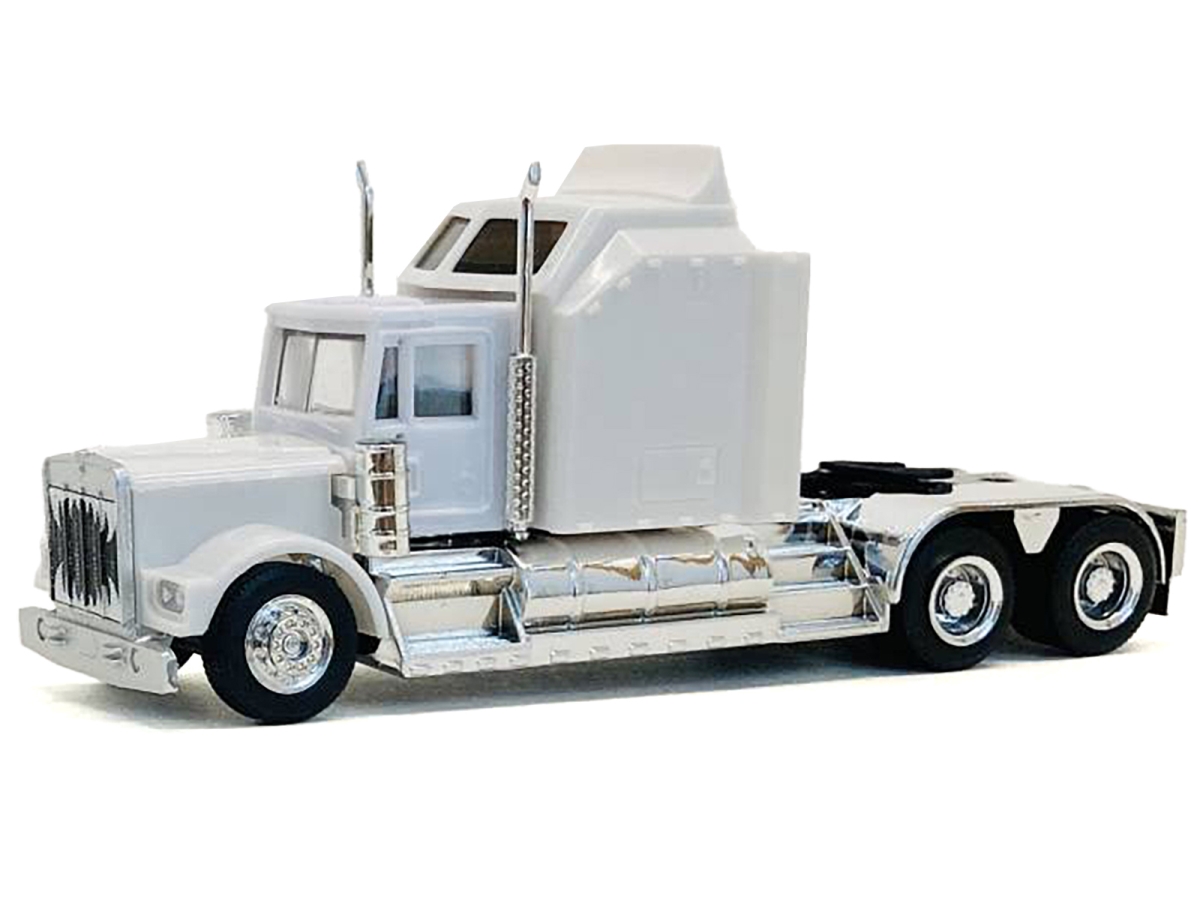 035234W Kenworth W900 with Extra Large Sleeper White 1-87 HO Scale Plastic Model Car