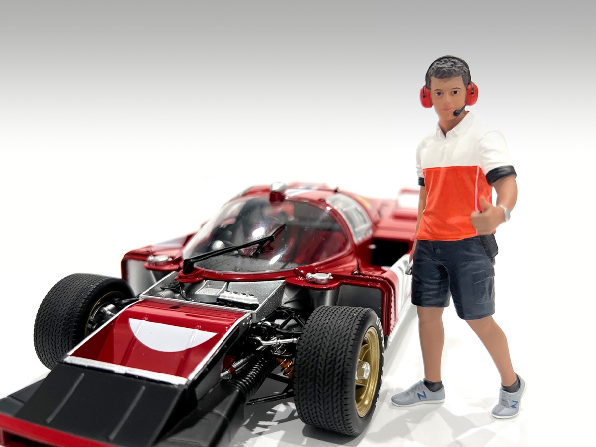 AD-19002 Race Crew Figure No.2 for 1-18 Scale Model Kit