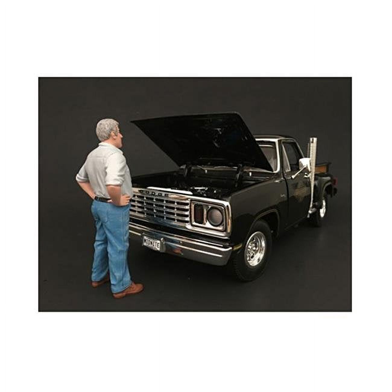 Picture of American Diorama 77455 70s Style Figure V for 1 isto 18 Model Car