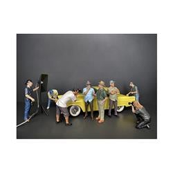 Picture of American Diorama 38209-38210-38211-38212-38213-38214-38215-38216 Weekend Car Show 8 Piece Figurine Set for 1 by 18 Scale Models