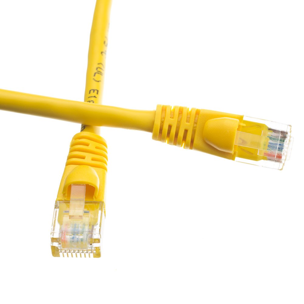CableWholesale 10X6-08114 Cat5e Yellow Ethernet Patch Cable  Snagless Molded Boot  14 foot