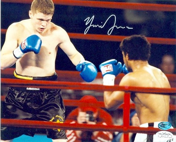 Picture of Autograph Warehouse 33276 Yuri Foreman Autographed 8 x 10 Photo Boxing