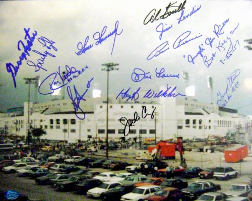 72526 Chicago White Sox Comiskey Park Autographed Photo Signed By 14 Kittle- Wilhelm- Keegan- Pierce- Landis- Gossage- Wilbur Wood 11X14 Image -  Autograph Warehouse