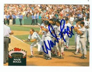 85704 Wade Boggs Autographed Baseball Card Boston Red Sox 1992 Topps Stadium Club No .520