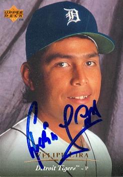 AUTOGRAPH WAREHOUSE