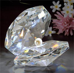 Picture of Asfour Crystal 301-1030-70 2.75 L x 2.87 H in. Crystal Pearly Shell Sea Figurines