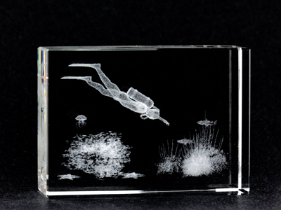 Picture of Asfour Crystal 1162-70-143 2.75 L x 2 H x 1 W in. Crystal Laser-Engraved Diver Sealife & Nautical Laser-Cut