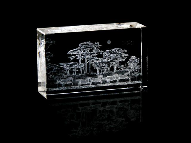 Picture of Asfour Crystal 1168-100-130 2.4 L x 4 H x 1.4 W in. Crystal Laser-Engraved Horses Animals and Nature Laser-Cut