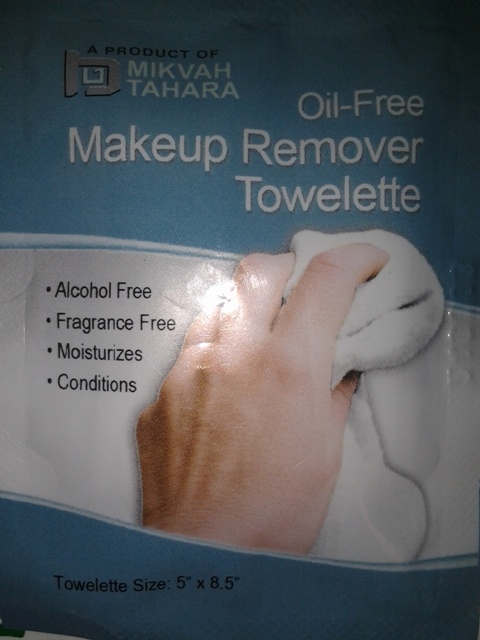 Picture of MT 1500-25 Oil-Free Makeup Remover Towelette&#44; 25 per Case