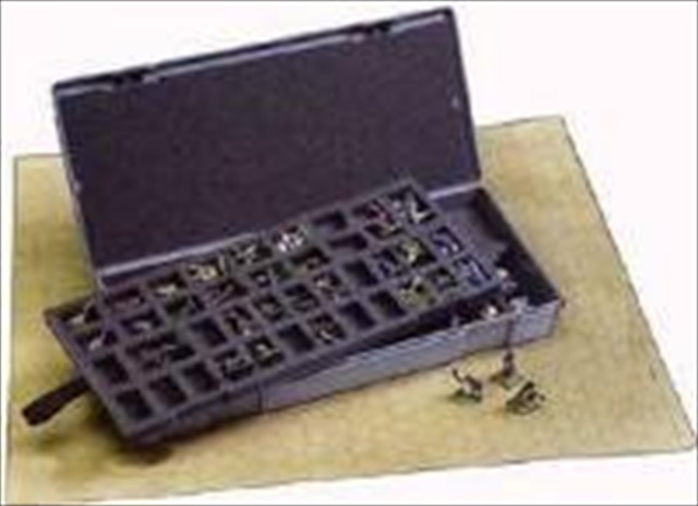 Picture of Chessex Manufacturing 2850 Figurestorage Box, Large 80 Count