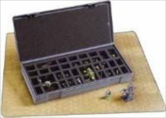 Picture of Chessex Manufacturing 2852 Figurestorage Box&#44; Large 40 Count