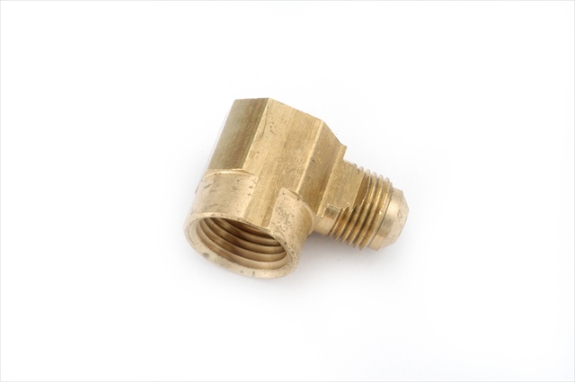 7040500808  Male Elbow  0.5 x 0.5 In.