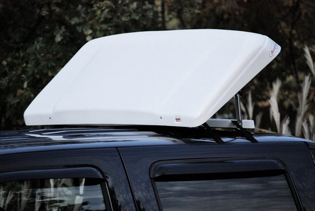 Picture of ICON 1508 Aeroshield Wind Deflector&#44; Polar White