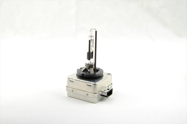 UN-K-Bulbs-D1R-6K HID Xenon 6000K 35W AC Bulbs- Bright White