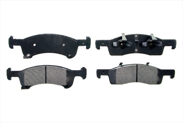 ZX934 Front Quickstop Ceramic Brake Pad for 2003-2006 Ford Expedition