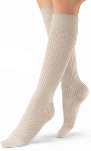 Jobst SoSoft 8-15 mmHg Light Support White Medium Closed Toe Ribbed Men and Women's Knee High - 120253
