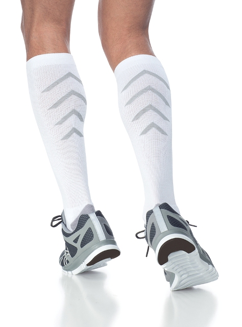 Athletic Recovery  Athletic Recovery Closed Toe Calf Socks - White - Medium
