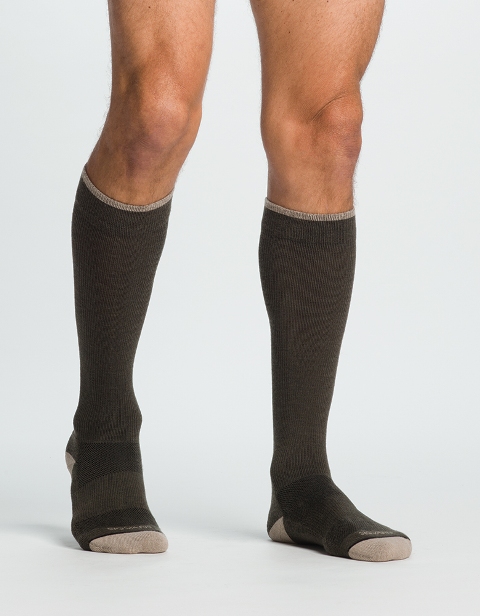 Merino Outdoor 15-20mmHg Closed Toe- Calf Socks - Charcoal- Medium
